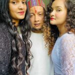 Pawandeep Rajan with Sisters