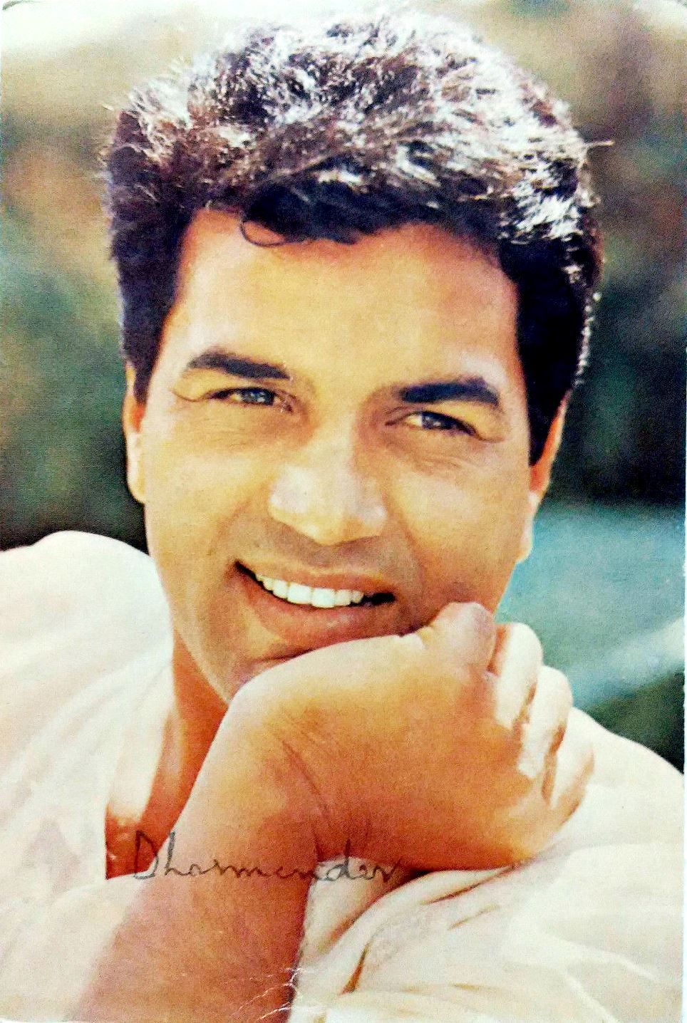 Dharmendra (Indian Actor) - Age, Height, Net Worth, Biography