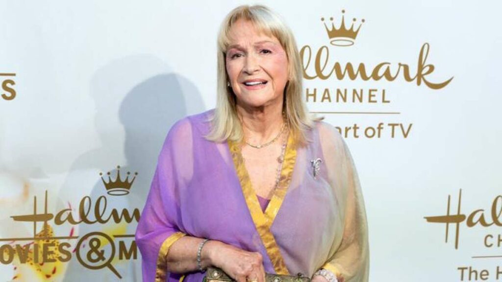 Diane Ladd age height net worth biography