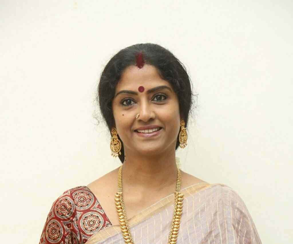 Easwari Rao (Indain Actress) - Age, Height, Net Worth, Tamil Movie List