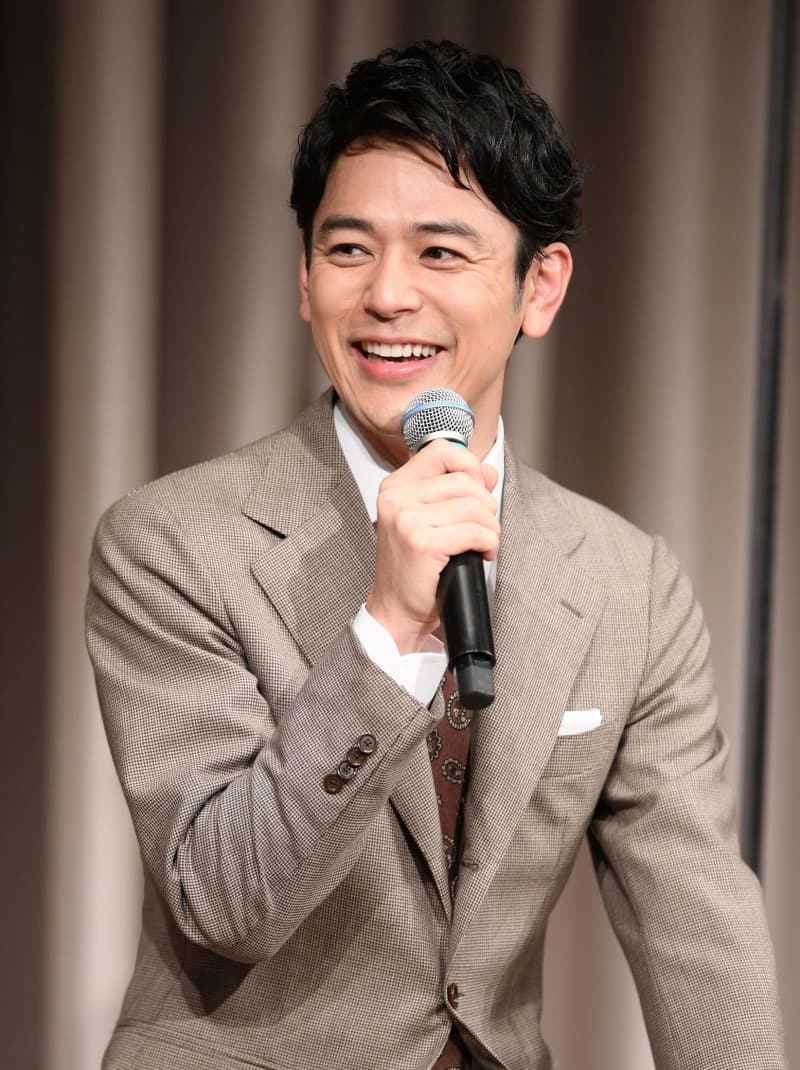 Satoshi Tsumabuki (Japnese Actor) - Age, Height, Wife, Movies