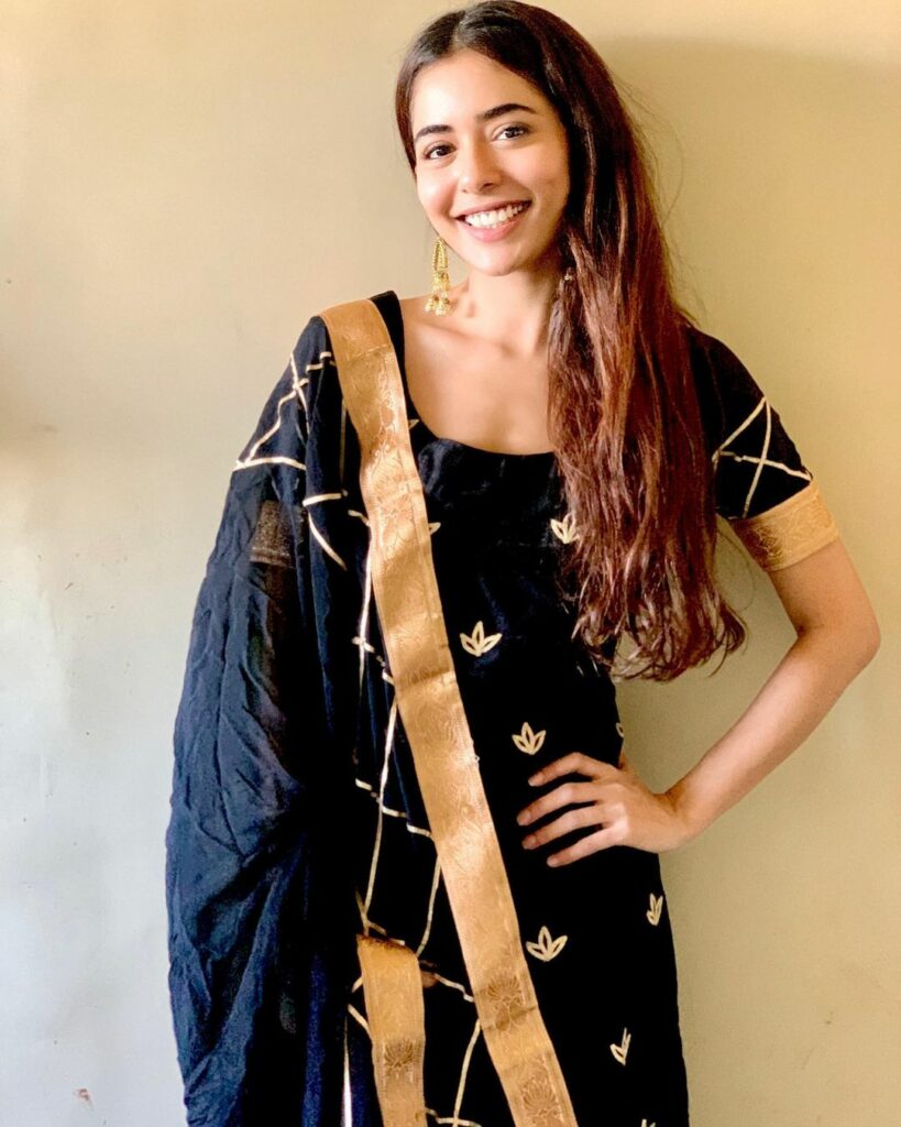 Sana Sayyad - Age, Height, Net Worth