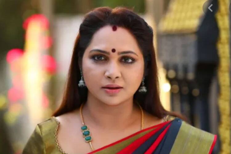Shamitha Shreekumar (Television Actress) - Age, Husband, Daughter, Marriage, Wiki